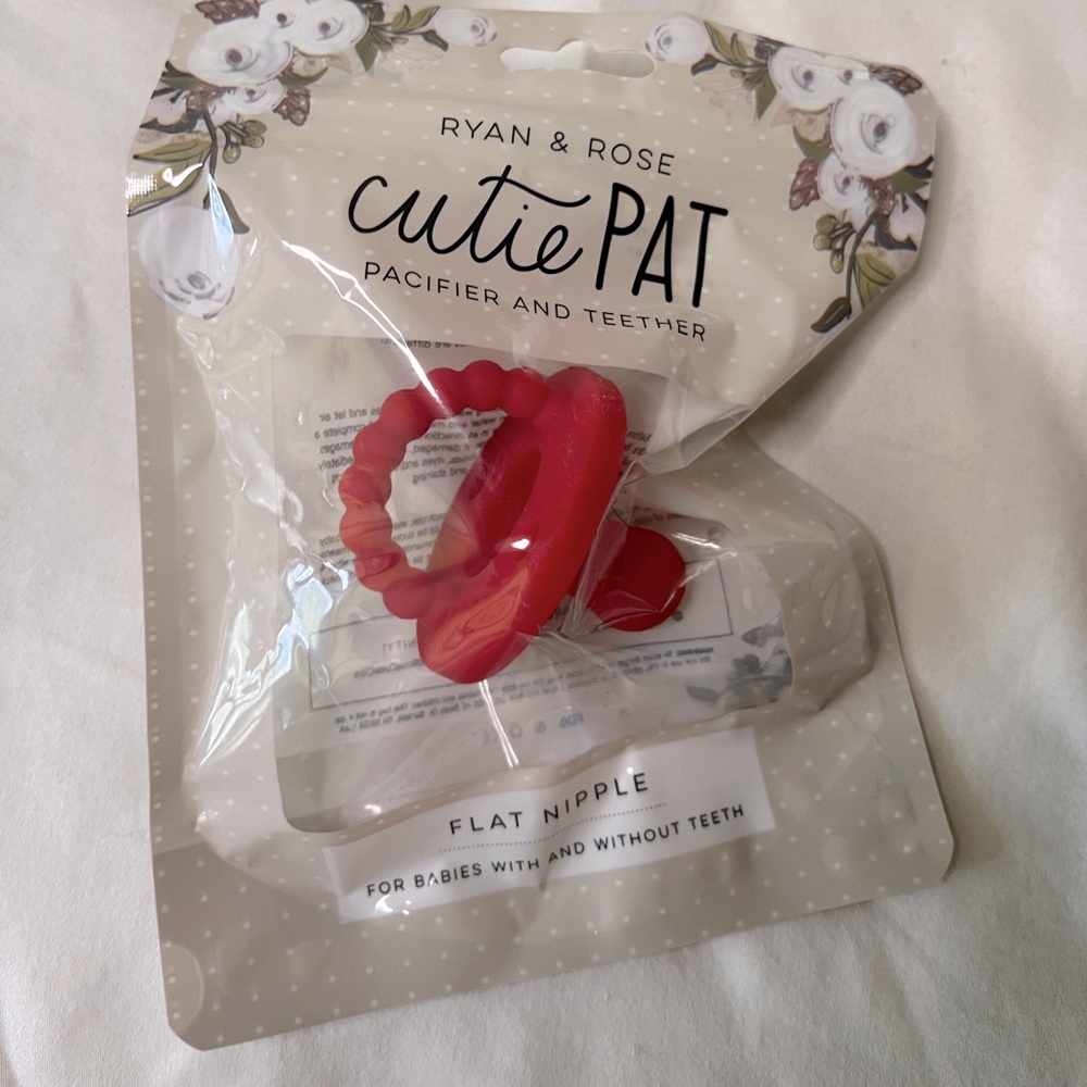 🌼2/$15 3/$20🌼 Ryan & Rose CUTIE PATS (PACIFIER
+ TEETHER) Flat stage 1 nipple